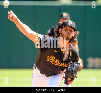 Pittsburgh, États-Unis. 08 septembre 2024. Pittsburgh, États-Unis. 08 septembre 2024. Jared Jones (37), lanceur des Pirates de Pittsburgh, débute contre les Nationals de Washington au PNC Park le dimanche 8 septembre 2024 à Pittsburgh. Photo par Archie Carpenter/UPI crédit : UPI/Alamy Live News crédit : UPI/Alamy Live News Banque D'Images