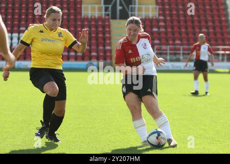 Woking FC Women v Abbey Rangers FC Women Southern Regional Womens Football League at Kingfield Woking FC 8 Sep 2024 Banque D'Images