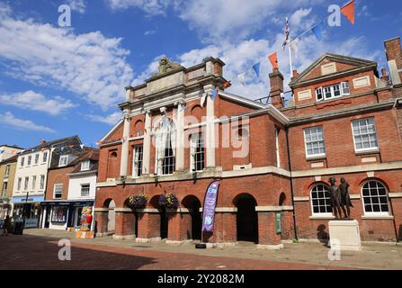 The Council House, dans North Street, à Chichester, un groupe de bâtiments connectés construits entre 1731 et 1881, West Sussex, Royaume-Uni Banque D'Images