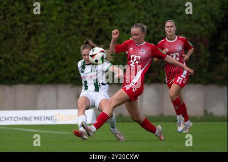 Suus van der Drift (21 Moenchengladbach) et Carlotta Imping (14 Koeln) se battent pour le ballon lors du match DFB-Pokal entre Borussia Moenchengladbach et 1. FC Koeln au Grenzlandstadion de Moenchengladbach, Allemagne (Martin Pitsch/SPP) crédit : SPP Sport Press photo. /Alamy Live News Banque D'Images