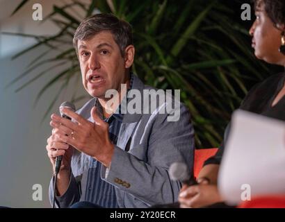 Austin, Texas, États-Unis. 7 septembre 2024. La correspondante de mère Jones, ARI BERMAN, parle le dernier jour du Texas Tribune Festival dans le centre-ville d'Austin. Le Festival rassemble des politiciens et des leaders d'opinion influents de la fonction publique pour discuter de l'actualité et des politiques. (Crédit image : © Bob Daemmrich/ZUMA Press Wire) USAGE ÉDITORIAL SEULEMENT! Non destiné à UN USAGE commercial ! Banque D'Images