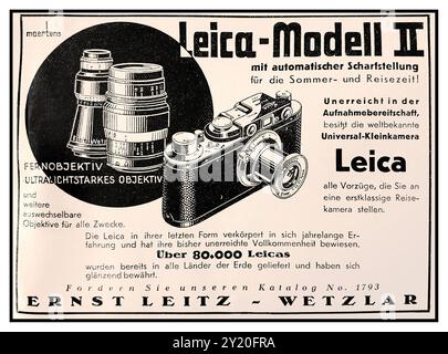 Vintage années 1930 publicité de presse pour Leica II 35mm système de caméra photographique de qualité légendaire allemand Une publicité de presse vintage pour le Leica II "précision allemande légendaire" et le "système innovant de 35mm" pour plaire aux photographes professionnels et aux passionnés. Les images peuvent inclure une photo élégante de l'appareil photo, avec son télémètre emblématique et son boîtier compact, ainsi qu'un texte descriptif mettant en évidence ses objectifs interchangeables, son design compact et sa durabilité. ERNST LEITZ WETZLAR ALLEMAGNE Banque D'Images