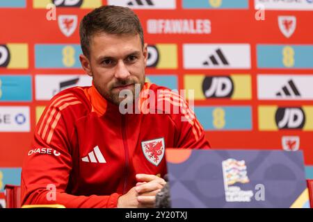 PODGORICA, Monténégro. 08 septembre 2024. Le capitaine du pays de Galles Aaron Ramsey lors d'une conférence de presse à Podgorica, Monténégro, en prévision du match de l'UEFA Nations League 2025 entre le Monténégro et le pays de Galles au City Stadium Nikšić le 9 septembre 2024 (PIC by John Smith/FAW) crédit : Football Association of Wales/Alamy Live News Banque D'Images