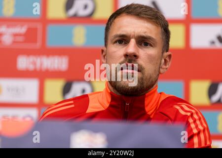 PODGORICA, Monténégro. 08 septembre 2024. Le capitaine du pays de Galles Aaron Ramsey lors d'une conférence de presse à Podgorica, Monténégro, en prévision du match de l'UEFA Nations League 2025 entre le Monténégro et le pays de Galles au City Stadium Nikšić le 9 septembre 2024 (PIC by John Smith/FAW) crédit : Football Association of Wales/Alamy Live News Banque D'Images