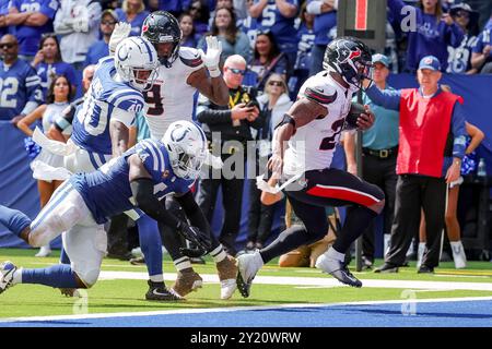 Indianapolis, Indiana, États-Unis. 8 septembre 2024. Joe Mixon (28) marque un match en fin de match entre les Texans de Houston et les Colts d'Indianapolis au Lucas Oil Stadium, Indianapolis, Indiana. (Crédit image : © Scott Stuart/ZUMA Press Wire) USAGE ÉDITORIAL SEULEMENT! Non destiné à UN USAGE commercial ! Crédit : ZUMA Press, Inc/Alamy Live News Banque D'Images