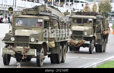 Goodwood, West Sussex, Royaume-Uni. 8 septembre 2024 Réunion Goodwood Revival. Motor Racing circuit Sussex UK Credit : Leo Mason Alamy News & Sport le défilé du 80e anniversaire du jour J Credit : Leo Mason sports/Alamy Live News Banque D'Images