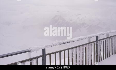 Début de l'hiver en mai, panorama de la station sommitale du Nebelhorn, 2224m, à Hoefats, 2259m, Alpes Allgaeu, Allgaeu, Bavière, Allemagne, Europe Banque D'Images