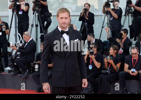 Venise Lido, Italie. 07 septembre 2024. Alexander Skarsgard assiste au tapis rouge de la cérémonie de clôture du 81e Festival du film de Venise au Lido de Venise. Crédit : SOPA images Limited/Alamy Live News Banque D'Images