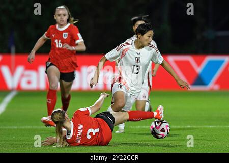 Bogota, Colombie. 08 septembre 2024. L'Estadio Metropolitano de Techo Sarah Gutmann, d'Autriche, conteste le lancer avec la japonaise Maya Hijikata, lors du match entre l'Autriche et le Japon, pour le 3ème tour du groupe E de la Coupe du monde féminine U-20 de la FIFA, Colombie 2024, à l'Estadio Metropolitano de Techo, ce dimanche 08. 30761 (Julian Medina/SPP) crédit : SPP Sport Press photo. /Alamy Live News Banque D'Images