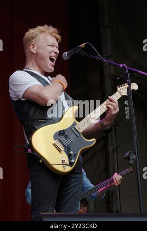 Tommie Paxton de Big Country en concert au festival Weyfest, Tilford, Surrey, Royaume-Uni. 17 août 2024 Banque D'Images