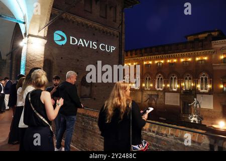 Bologne, Italie. 09th Sep, 2024. Bologna, Italia - Cronaca - 8 Settembre 2024 - serata di gala per inizio turno della Coppa Davis di tennis in programma all'Unipol Arena - (photo Michele Nucci/LaPresse) Actualités - Bologna, Italie - 08 septembre 2024 - soirée de gala pour le début de la manche de tennis de la Coupe Davis prévue à Unipol Arena - (photo Michele Nucci/LaPresse) crédit : LaPresse/Alamy Live News Banque D'Images