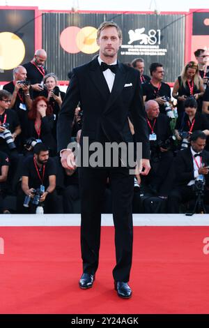 VENISE, ITALIE - 07 SEPTEMBRE : Alexander Skarsgard assiste à la cérémonie de clôture tapis rouge lors du 81ème Festival International du film de Venise au Palazzo del Cinema le 07 septembre 2024 à Venise, Italie. (Photo de Mark Cape/Insidefoto) Banque D'Images