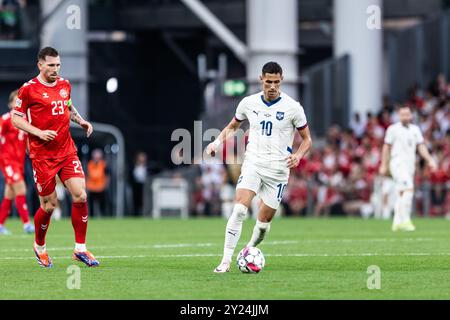 Copenhague, Danemark. 08 septembre 2024. Sasa Lukic (10 ans) de Serbie vu lors du match de l'UEFA Nations League entre le Danemark et la Serbie à Parken à Copenhague. Crédit : Gonzales photo/Alamy Live News Banque D'Images