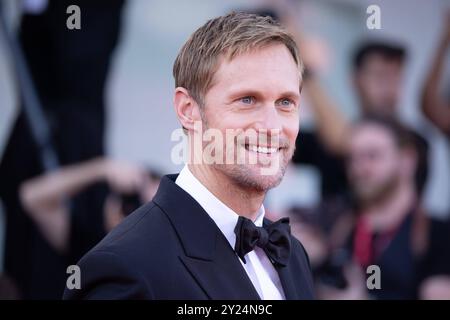 News - 2024 cérémonie de clôture tapis rouge - le 81ème Festival International du film de Venise Alexander Skarsgard assiste à la cérémonie de clôture tapis rouge lors du 81ème Festival International du film de Venise au Palazzo del Cinema le 07 septembre 2024 à Venise, Italie. Photo : Cinzia Camela. Lido di Venezia Palazzo del Cinema Italy Copyright : xCinziaxCamelax/xLiveMediax LPN 1509828 Banque D'Images