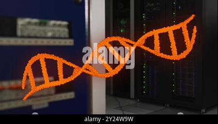 Image d'un brin d'adn orange sur des serveurs informatiques sombres Banque D'Images