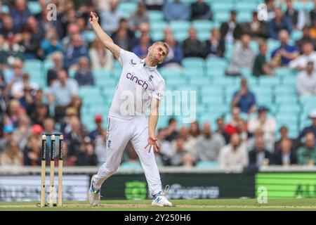 Londres, Royaume-Uni. 09th Sep, 2024. Olly Stone d'Angleterre livre le ballon lors du 3ème Rothesay test match Day four Angleterre - Sri Lanka au Kia Oval, Londres, Royaume-Uni, le 9 septembre 2024 (photo par Mark Cosgrove/News images) à Londres, Royaume-Uni le 9/9/2024. (Photo de Mark Cosgrove/News images/SIPA USA) crédit : SIPA USA/Alamy Live News Banque D'Images