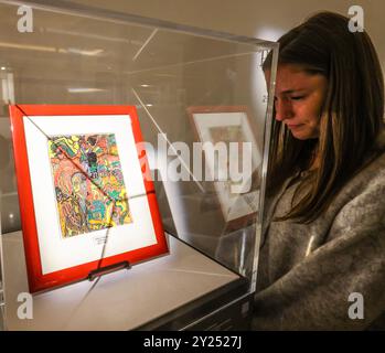 sotheby's London 09 sep 2024 Un dessin au feutre multicolore de John Lennon sur Hotel Continental. La papeterie à la tête de Paris, vers 1967, aurait été créée alors que John était sous l'influence de L.S.D fait également partie de la vente, est £15,000-20,000Paul Quezada-Neiman/Alamy Live News Credit : Paul Quezada-Neiman/Alamy Live News Banque D'Images