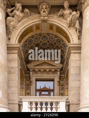 Façade de l'Opéra hongrois à Budapest Banque D'Images