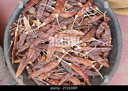 Inde, Kerala, Kochi (Fort Cochin), Chillis séché dans le marché aux épices Banque D'Images