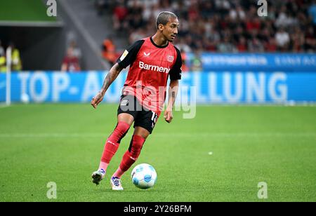 Fussball, Bundesliga, Deutschland, Herren, saison 2024/2025, 2) Spieltag, BayArena Leverkusen : Bayer Leverkusen - RB Leipzig ; Arthur (LEV). Aktion, Einzelbild. Banque D'Images