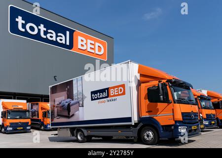 Camions-LITS totaal à l'entrepôt à Wezep, pays-Bas Banque D'Images