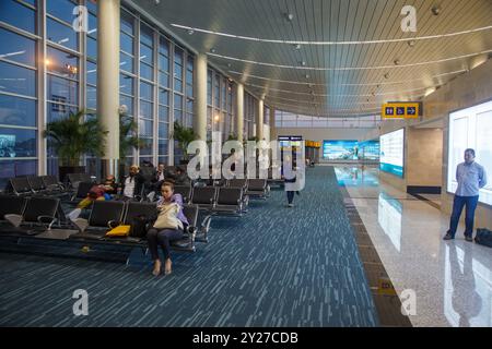 Le hall principal de l'aéroport international Jose Joaquin de Olmedo, Guayaquil, Équateur. Banque D'Images