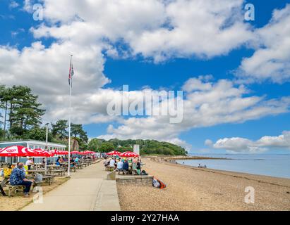 Café sur la plage à St Helens Duver, île de Wight, Angleterre, Royaume-Uni Banque D'Images