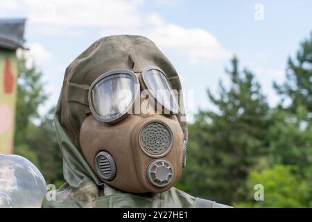 Vieux masque à gaz de l'époque de la Guerre froide Banque D'Images