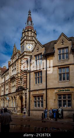 Lloyds Bank Branch Building, Sidney Street, Cambridge. Bâtiment de syle de Jacobethan par l'architecte Alfred Waterhouse, achevé en 1893 pour la banque Fosters Banque D'Images