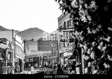 Bisbee, une ville de l'Arizona, aux États-Unis. Une vieille ville occidentale, elle est située dans le comté de Cochise dans l'état américain de l'Arizona et au sud-est de Tucson, est l'ancienne ville minière de Tombstone. © (photo Luis Gutierrez/Norte photo) Bisbee, ciudad en Arizona Estados Unidos. pueblo del viejo oeste, se ubica en el condado de Cochise en el estado estadounidense de Arizona y al sureste de Tucson, está el antiguo pueblo minero de Tombstone. © (photo Luis Gutierrez/Norte photo) Banque D'Images