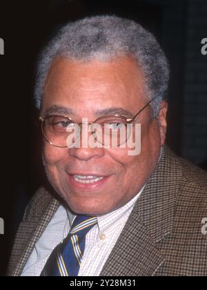 PHOTOS DU DOSSIER : James Earl Jones (1931-2024). James Earl Jones 2000 photo par John Barrett/PHOTOlink.net /MediaPunch crédit : MediaPunch Inc/Alamy Live News Banque D'Images