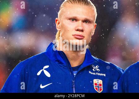 Oslo, Norvège. 09th Sep, 2024. Norvège Erling Braut Haaland sous l'hymne national avant le match UEFA Nations League 2024/2025 League B - Group 3 entre la Norvège et l'Autriche au stade Ullevaal le 9 septembre 2024 à Oslo, Norvège. Crédit : RTC FOTO/Alamy Live News Banque D'Images