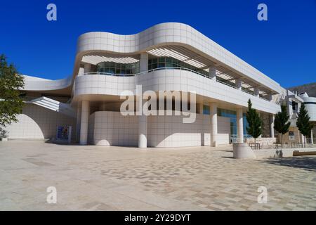 LOS ANGELES, CA -31 août 2023 – vue du Getty Center, qui abrite le J. Paul Getty Museum situé dans le quartier Brentwood de Los Angeles, Cali Banque D'Images