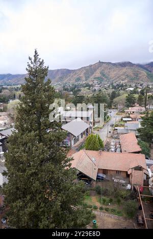 Villa General Belgrano, Cordoue, Argentine ; 20 août 2024 : vue à l'est depuis le belvédère de la tour de l'horloge, avenue San Martin, la rue principale de t Banque D'Images