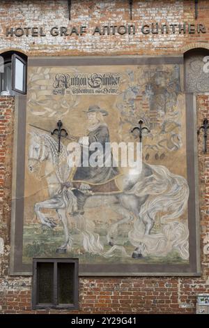 Peinture du comte Adolf Guenther, façade de l'hôtel Graf Anton Guenther, bâtiment historique, zone piétonne, Oldenbourg, basse-Saxe, Allemagne, EUR Banque D'Images