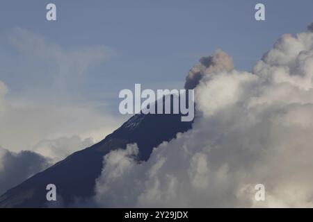 Tungurahua, volcan actif en Équateur Banque D'Images