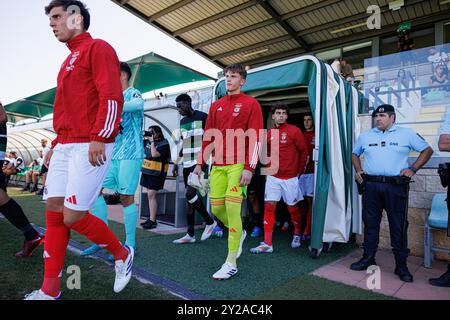 Alcochete, Portugal. 20 août 2024. Arnas Voitinovicius (C)(SL Benfica) vu lors du match de Liga Revelacao entre les équipes de Sporting CP et SL Benfica à Estadio Aurelio Pereira. Sporting u23 vs SL Benfica u23 ; score final 1:0 crédit : SOPA images Limited/Alamy Live News Banque D'Images