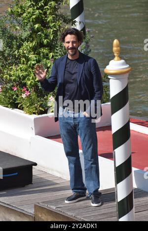 Venise Lido, Italie. 30 août 2024. Alessandro Tedeschi arrive au quai de l'hôtel Excelsior dans le Lido de Venise pour le 81e festival du film de Venise. Crédit : @ALollo/ Banque D'Images