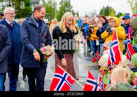 Trondelag, Norvège. 10 septembre 2024. Selbu 20240910. Le prince héritier norvégien Haakon et la princesse héritière mette-Marit visitent Selbu mardi lors de leur voyage à Trondelag. Photo : Lise Aaserud / NTB crédit : NTB / Alamy Live News Banque D'Images