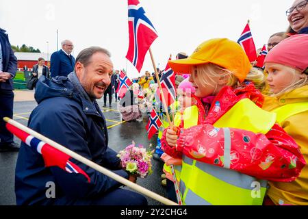 Trondelag, Norvège. 10 septembre 2024. Selbu 20240910. Le prince héritier norvégien Haakon et la princesse héritière mette-Marit visitent Selbu mardi lors de leur voyage à Trondelag. Photo : Lise Aaserud / NTB crédit : NTB / Alamy Live News Banque D'Images