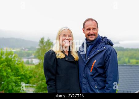 Trondelag, Norvège. 10 septembre 2024.Selbu 20240910. Le prince héritier norvégien Haakon et la princesse héritière mette-Marit visitent Selbu mardi lors de leur voyage à Trondelag. Photo : Lise Aaserud / NTB crédit : NTB / Alamy Live News Banque D'Images