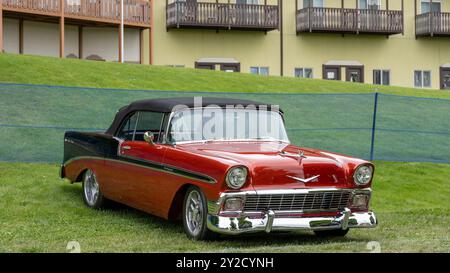 FRANKENMUTH, mi/États-Unis - 6 SEPTEMBRE 2024 : un Bel Air car 1956 de Chevrolet, Frankenmuth Auto Fest, Heritage Park. Banque D'Images