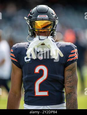 Chicago, il, États-Unis. 08 septembre 2024. DJ Moore #2 des Chicago Bears se réchauffe avant le match contre les Titans du Tennessee à Chicago, il. Mike Wulf/CSM/Alamy Live News Banque D'Images