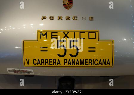 Une Porsche 550 Spyder de 1954 réplique de voiture de course dans le Museo Termas de Rio Hondo, Termas de Rio Hondo, Argentine. Banque D'Images