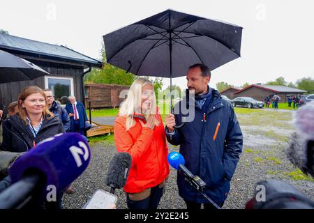 Selbu, Norvège. 10 septembre 2024. Selbu 20240910. Le prince héritier norvégien Haakon et la princesse héritière mette-Marit visitent Selbu mardi lors de leur voyage à Trondelag. Photo : Lise Aaserud/NTB crédit : NTB/Alamy Live News Banque D'Images