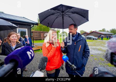 Selbu 20240910. Le prince héritier norvégien Haakon et la princesse héritière mette-Marit visitent Selbu mardi lors de leur voyage à Trondelag. Photo : Lise Aaserud / NTB Banque D'Images