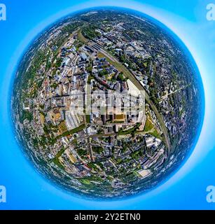 Luftbild, City mit Bermudadreieck und Fußgängerzone, Hauptbahnhof Hbf, Erdkugel, Fisheye Aufnahme, Fischaugen Aufnahme, 360 Grad Aufnahme, minuscule monde, petite planète, fisheye Bild, Gleisdreieck, Bochum, Ruhrgebiet, Nordrhein-Westfalen, Deutschland ACHTUNGxMINDESTHONORARx60xEURO *** vue aérienne, ville avec triangle des Bermudes et zone piétonne, gare centrale, globe terrestre, image Fisheye, image 360 degrés, petit monde, petite planète, image fisheye, Gleisdreieck, Bochum, région de la Ruhr, Rhénanie du Nord-Westphalie, Allemagne ACHTUNGxMINDESTHONORARx60xEURO Banque D'Images