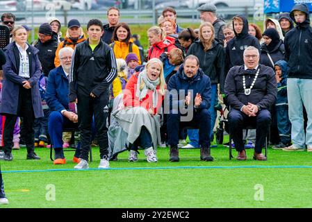 Trondelag, Norvège. 10 septembre 2024. Hommelvik 20240910. Le prince héritier norvégien Haakon et la princesse héritière mette-Marit visitent Hommelvik mardi lors de leur voyage à Trondelag. Photo : Lise Aaserud / NTB crédit : NTB / Alamy Live News Banque D'Images