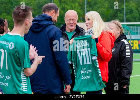 Trondelag, Norvège. 10 septembre 2024. Hommelvik 20240910. Le prince héritier norvégien Haakon et la princesse héritière mette-Marit visitent Hommelvik mardi lors de leur voyage à Trondelag. Photo : Lise Aaserud / NTB crédit : NTB / Alamy Live News Banque D'Images