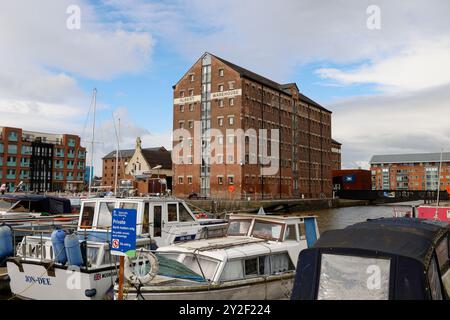 Gloucester Docks, régénération des docks historiques, maisons, bureaux, shopping, nourriture et boisson, Gloucestershire, Angleterre, Royaume-Uni - 10 septembre 2024 photo par A. Banque D'Images